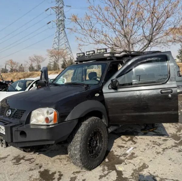 نیسان رونیز _ 83