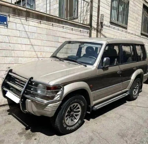 میتسوبیشی پاجرو 4 در 6 سیلندر اتومات _ 1992