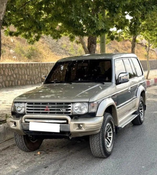 میتسوبیشی پاجرو 4 در 6 سیلندر _ 1992