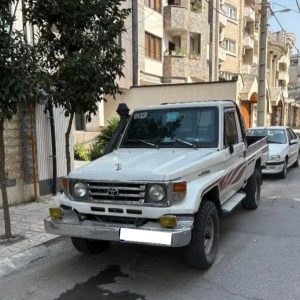 تویوتا لندکروز سهند _ 81