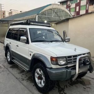 میتسوبیشی پاجیرو 4 در 4 سیلندر _ 1998