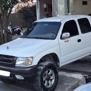 تویوتا هایلوکس دو کابین _ 2001