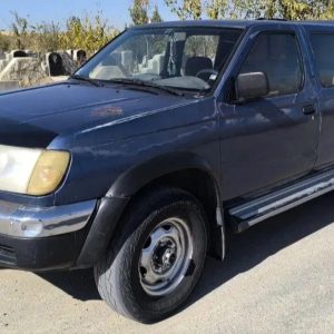 نیسان پیکاپ دو کابین _ 80