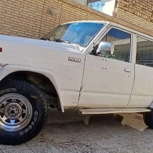 نیسان پاترول چهار در 6 سیلندر _ 71