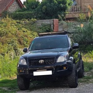 تویوتا پرادو 4 در 4 سیلندر دنده ای _ مدل 2005